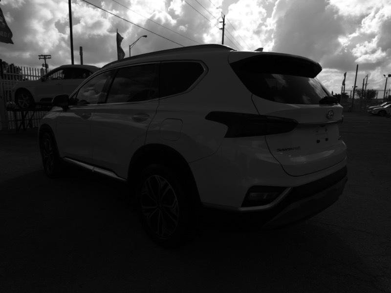 Used 2019 Hyundai Santa Fe AWD image 3