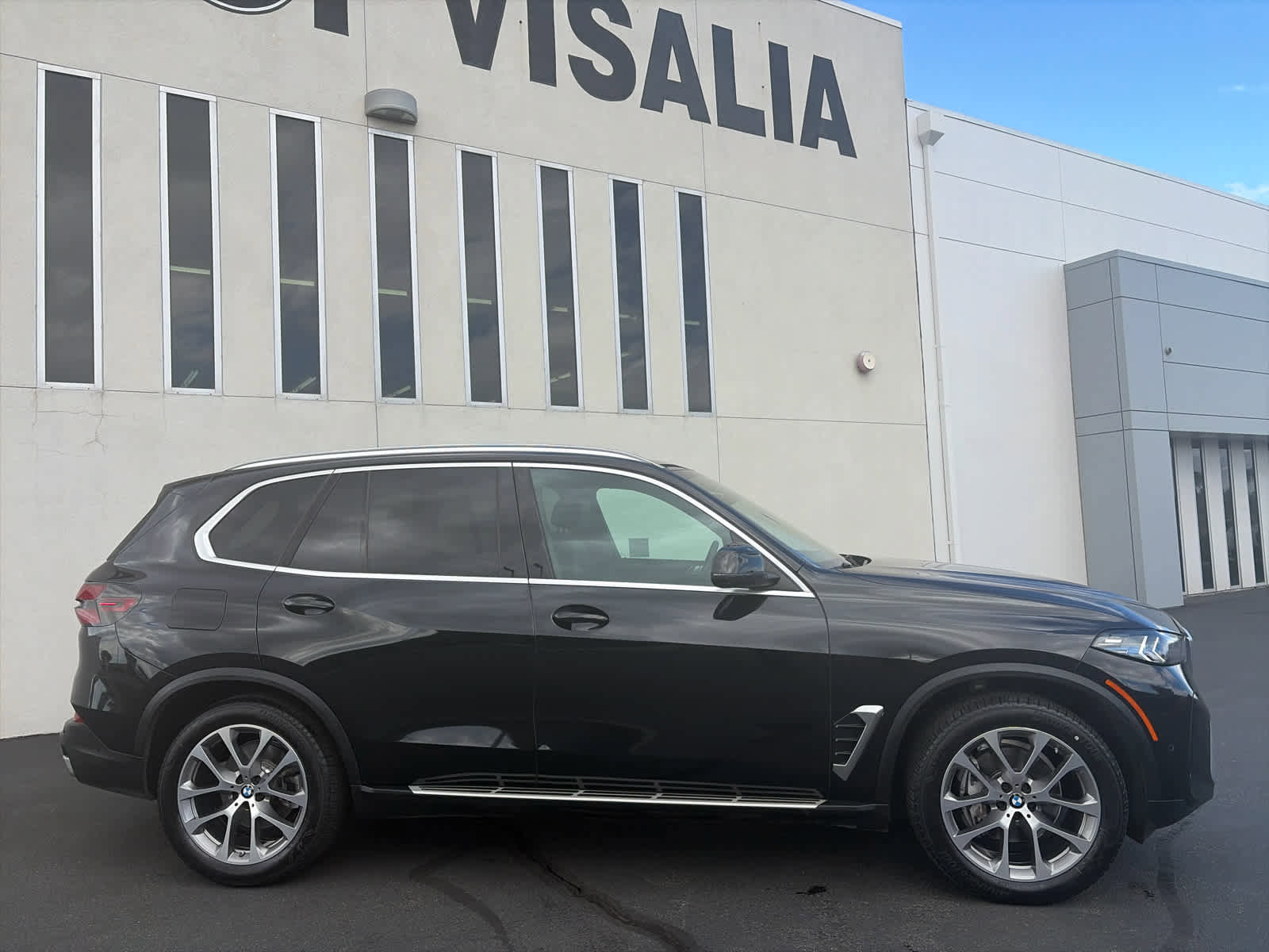 Used 2024 BMW X5 xDrive40i AWD/4WD image 4