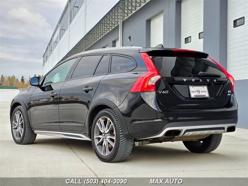 Used 2016 Volvo V60 T5 Cross Country image 6