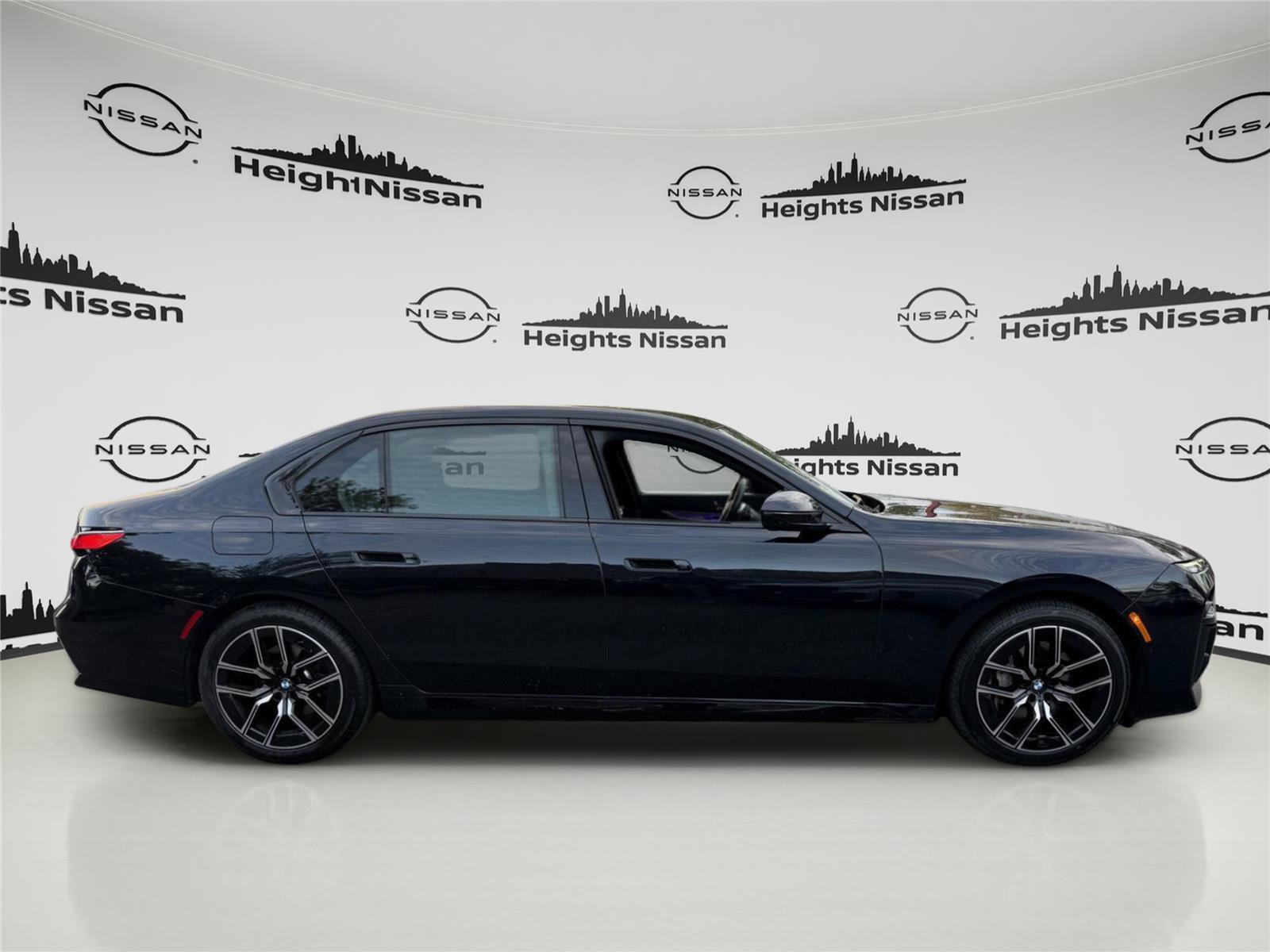 Used 2025 BMW 740i xDrive AWD/4WD image 6