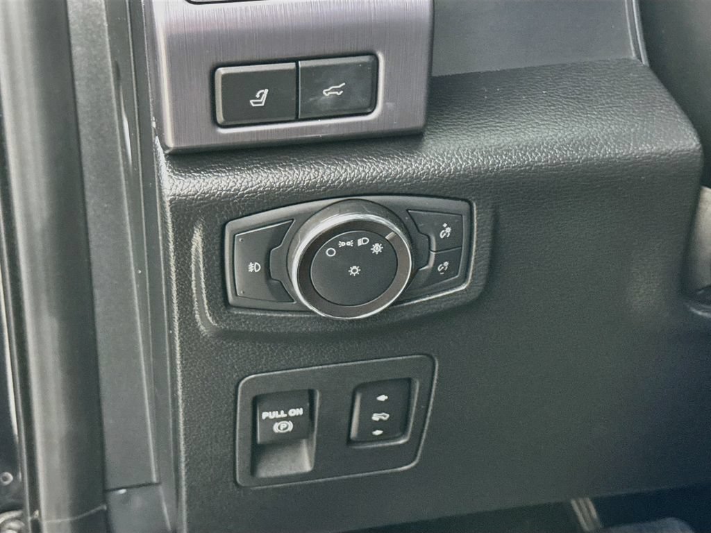 Used 2019 Ford Expedition Platinum RWD image 11