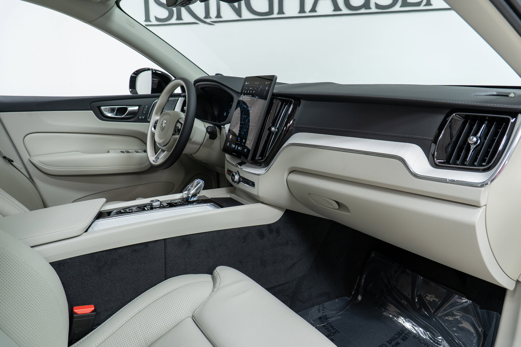 New 2026 Volvo XC60 B5 Ultra w/ Climate Package image 21