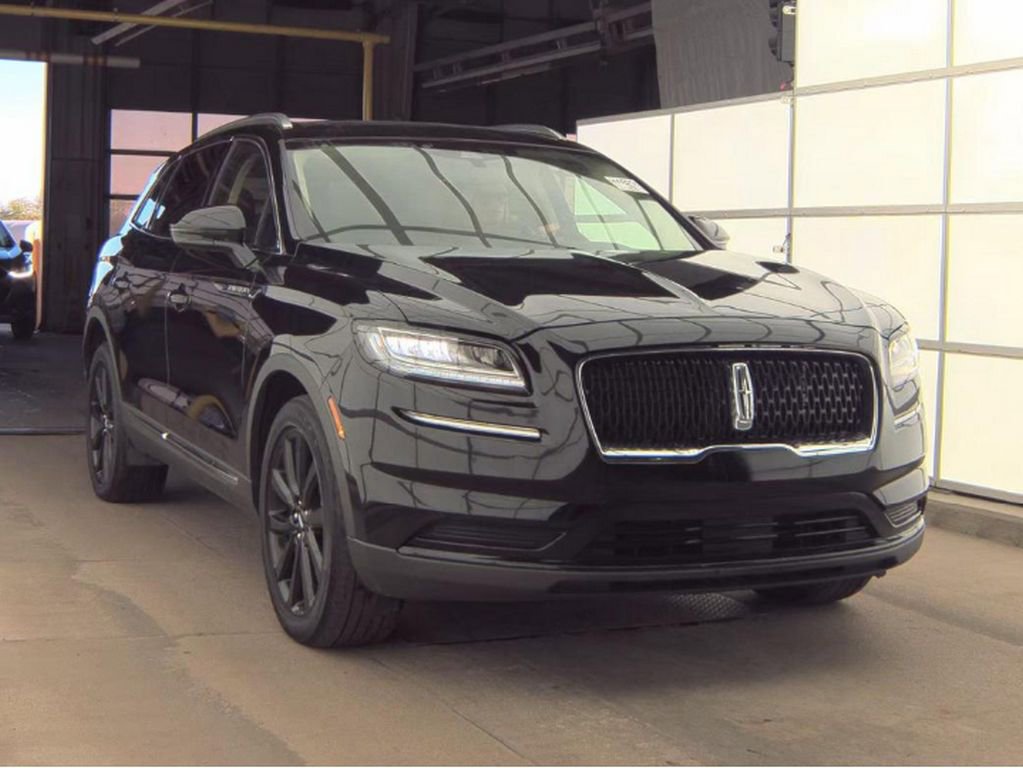 Used 2023 Lincoln Nautilus Reserve w/ Monochromatic Package AWD/4WD image 4