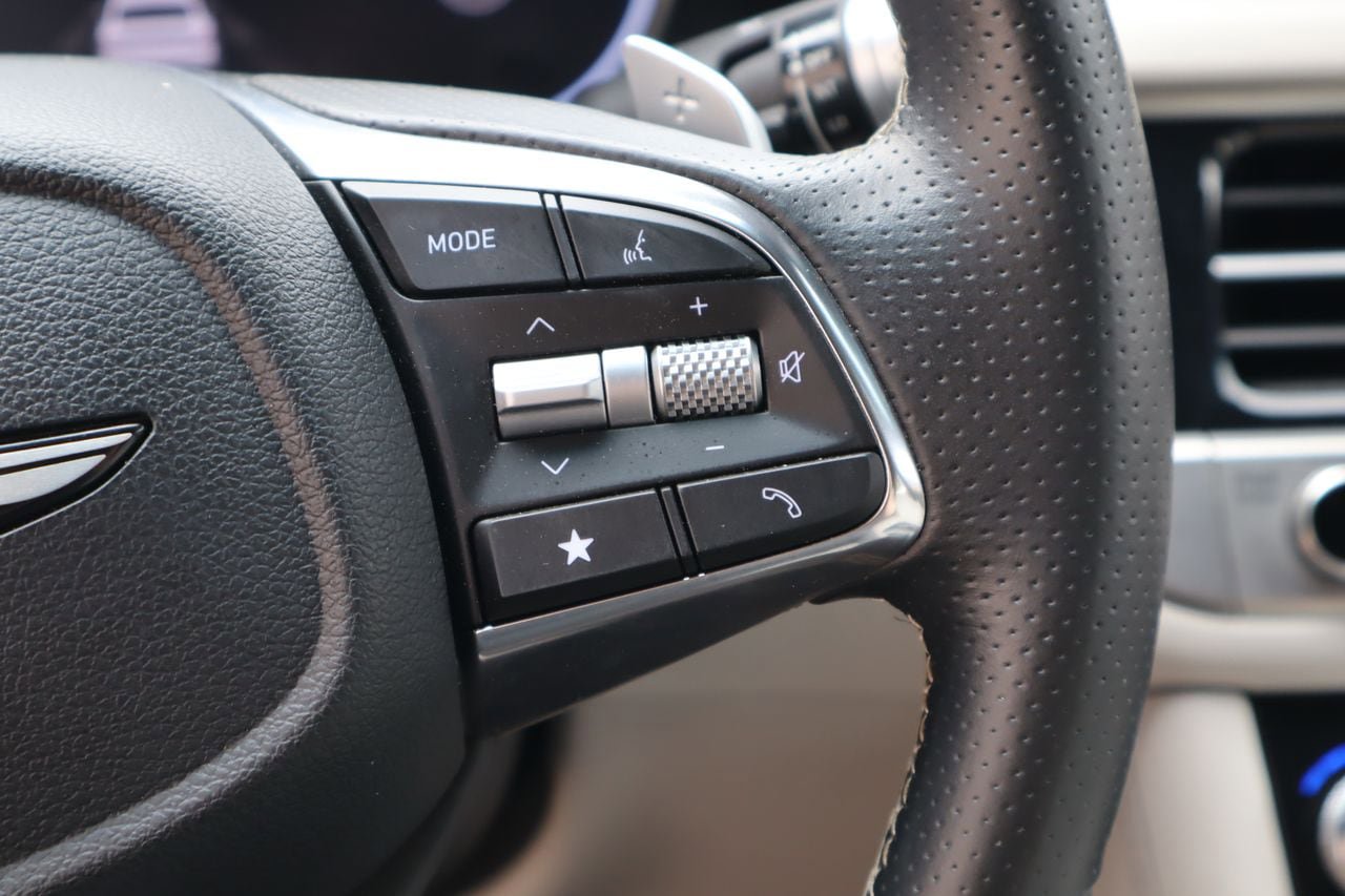 Used 2025 Genesis G70 2.5T AWD/4WD image 12