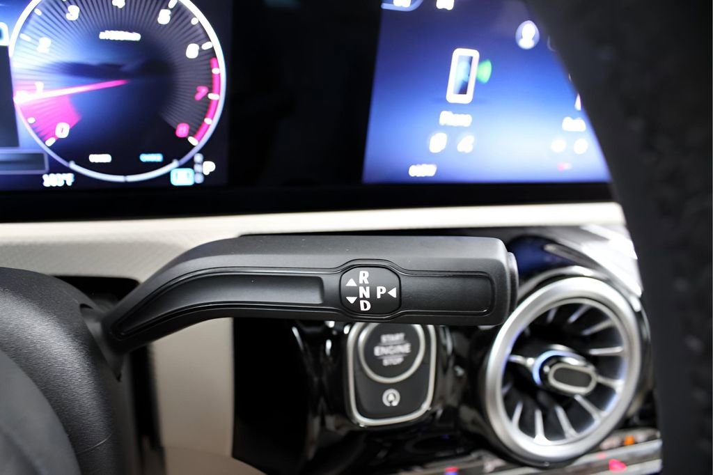 Used 2025 Mercedes-Benz CLA 250 image 14