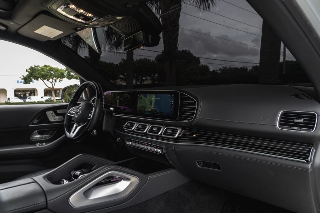 Used 2022 Mercedes-Benz Maybach GLS 600 4MATIC image 27