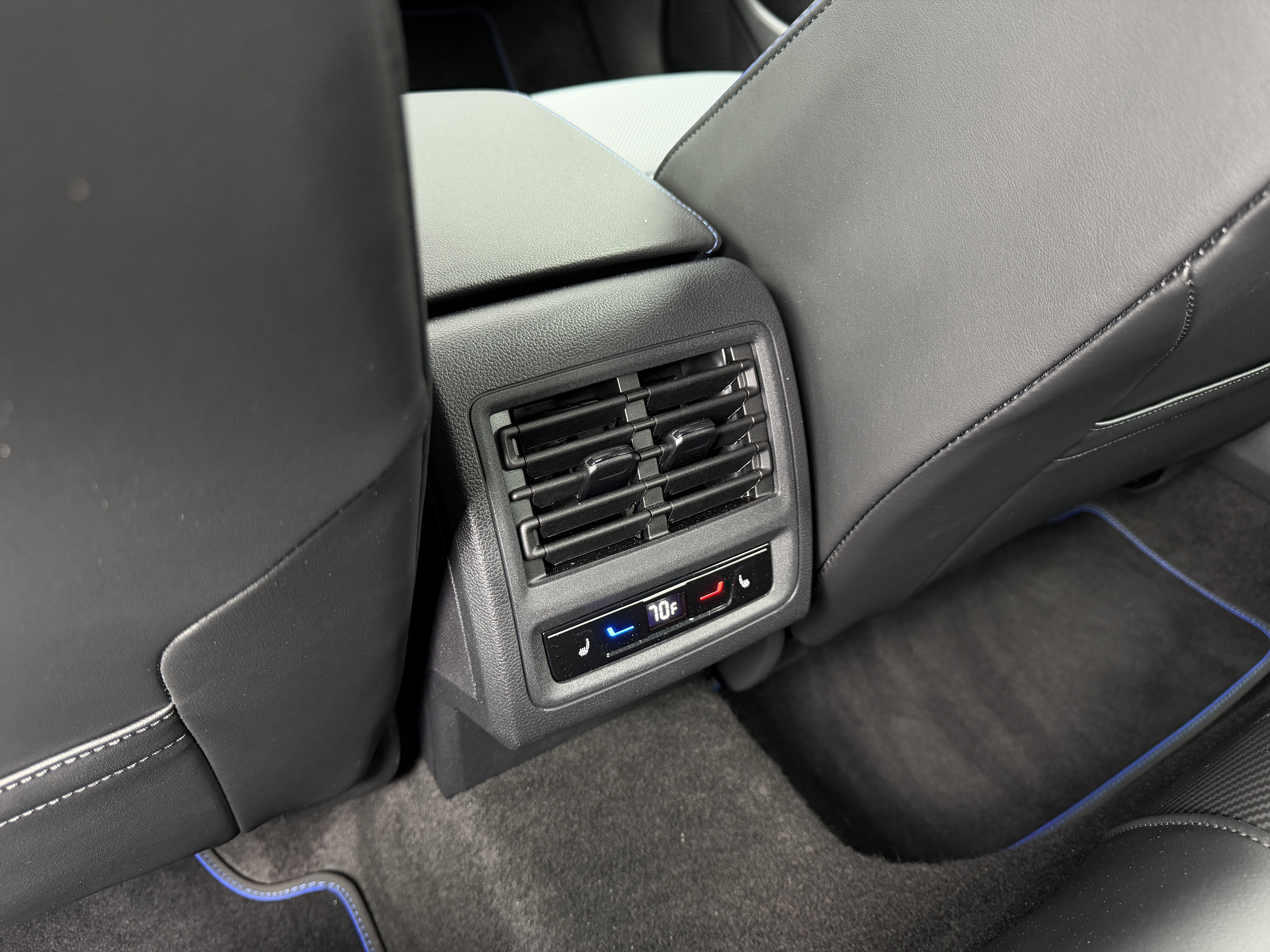 Used 2024 Volkswagen Golf R image 32