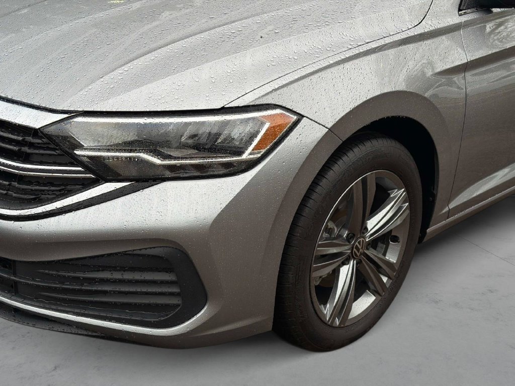 Used 2024 Volkswagen Jetta SE FWD image 10