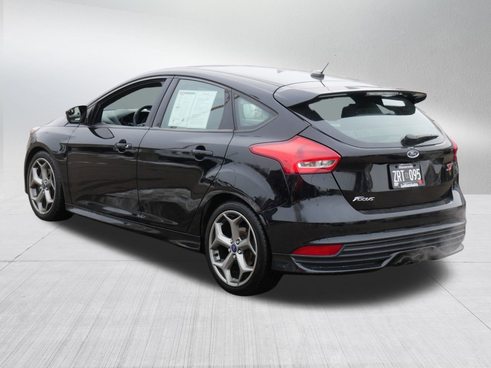 Used 2018 Ford Focus ST w/ Equipment Group 401A image 5