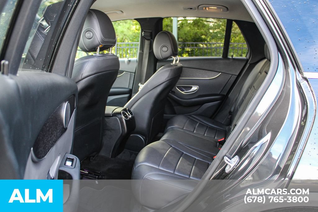 Used 2021 Mercedes-Benz GLC 300 4MATIC w/ Premium Package image 17