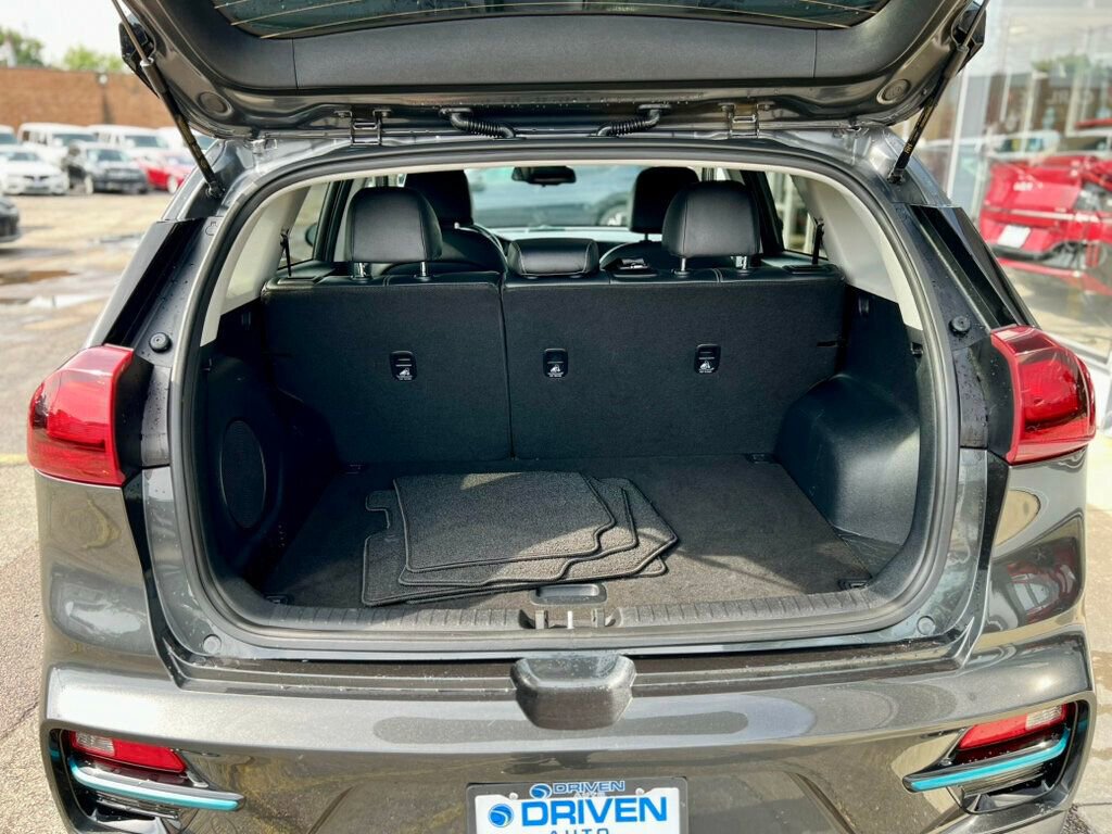 Used 2022 Kia Niro EX w/ Cold Weather Package FWD image 7