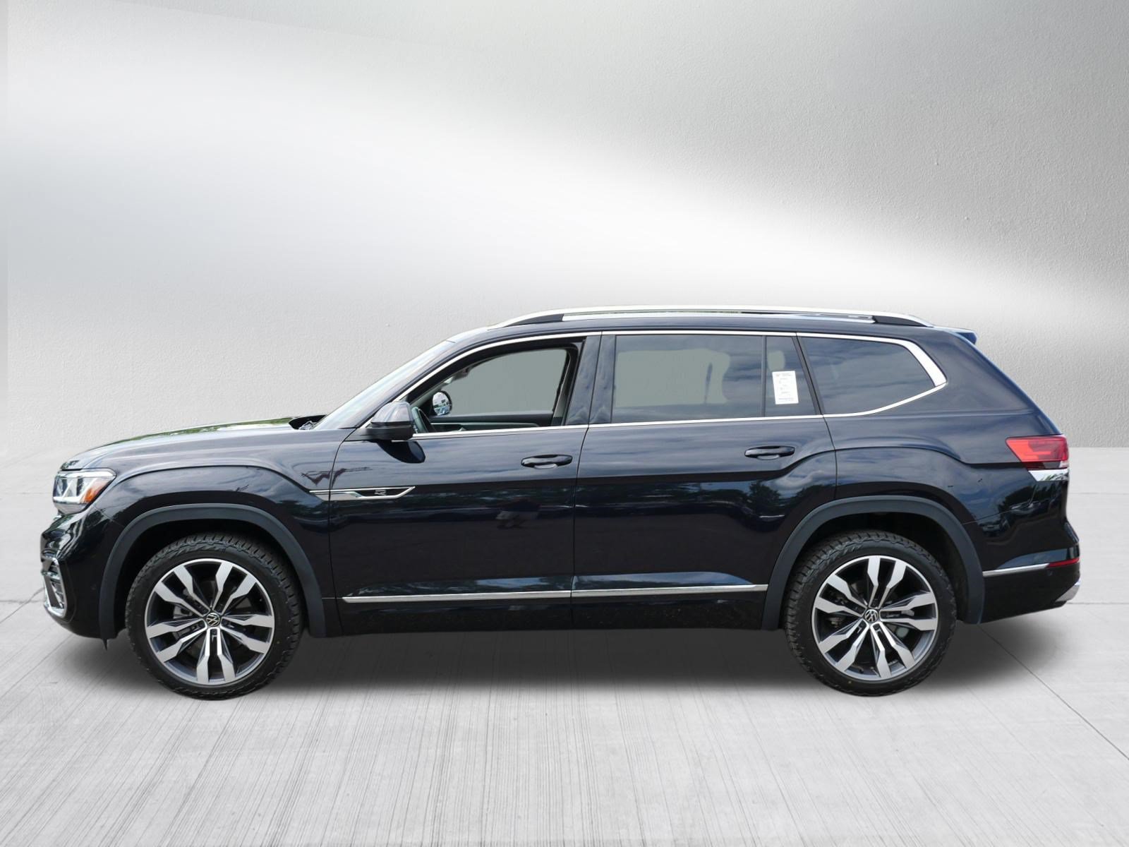Certified 2023 Volkswagen Atlas SEL Premium AWD/4WD image 4