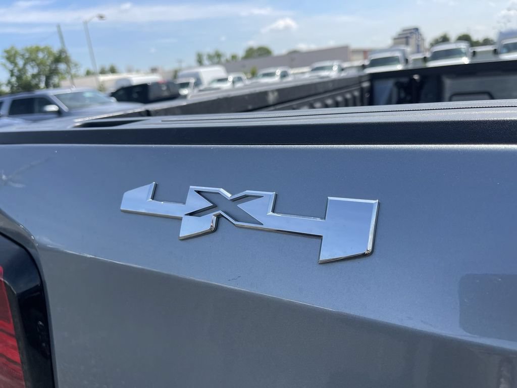 Used 2025 GMC Sierra 1500 SLT AWD/4WD image 6
