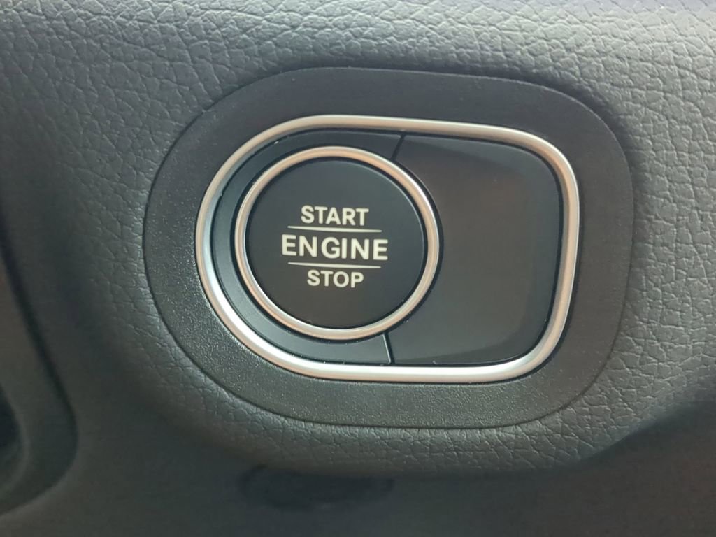 New 2025 Mercedes-Benz GLE 450e 4MATIC image 16