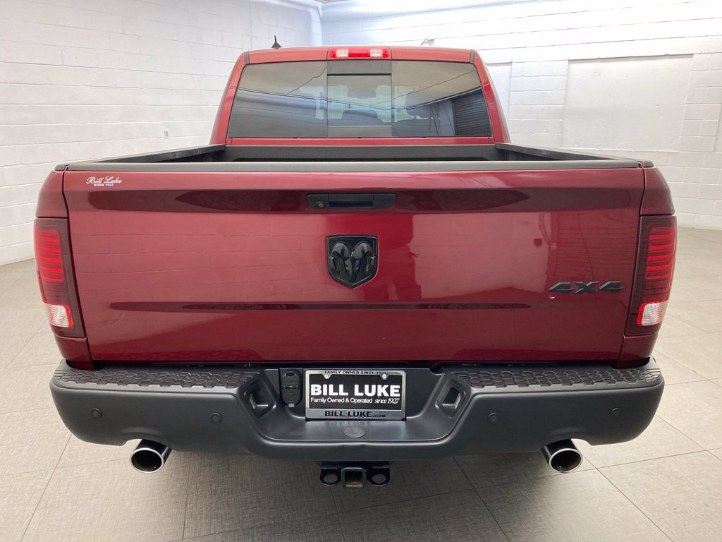 Used 2020 RAM 1500 Classic SLT AWD/4WD image 9