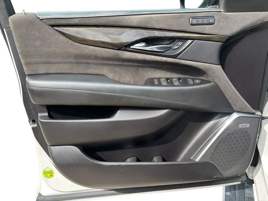 Used 2020 Cadillac Escalade Platinum image 14