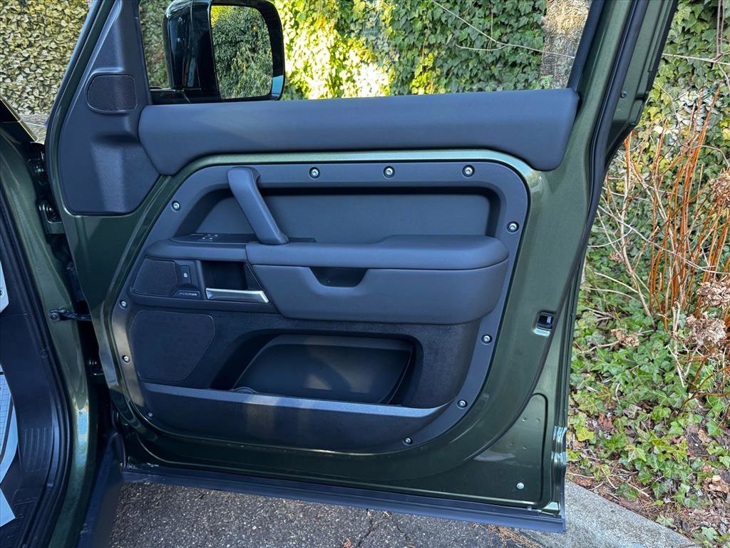 Used 2026 Land Rover Defender 110 S image 24