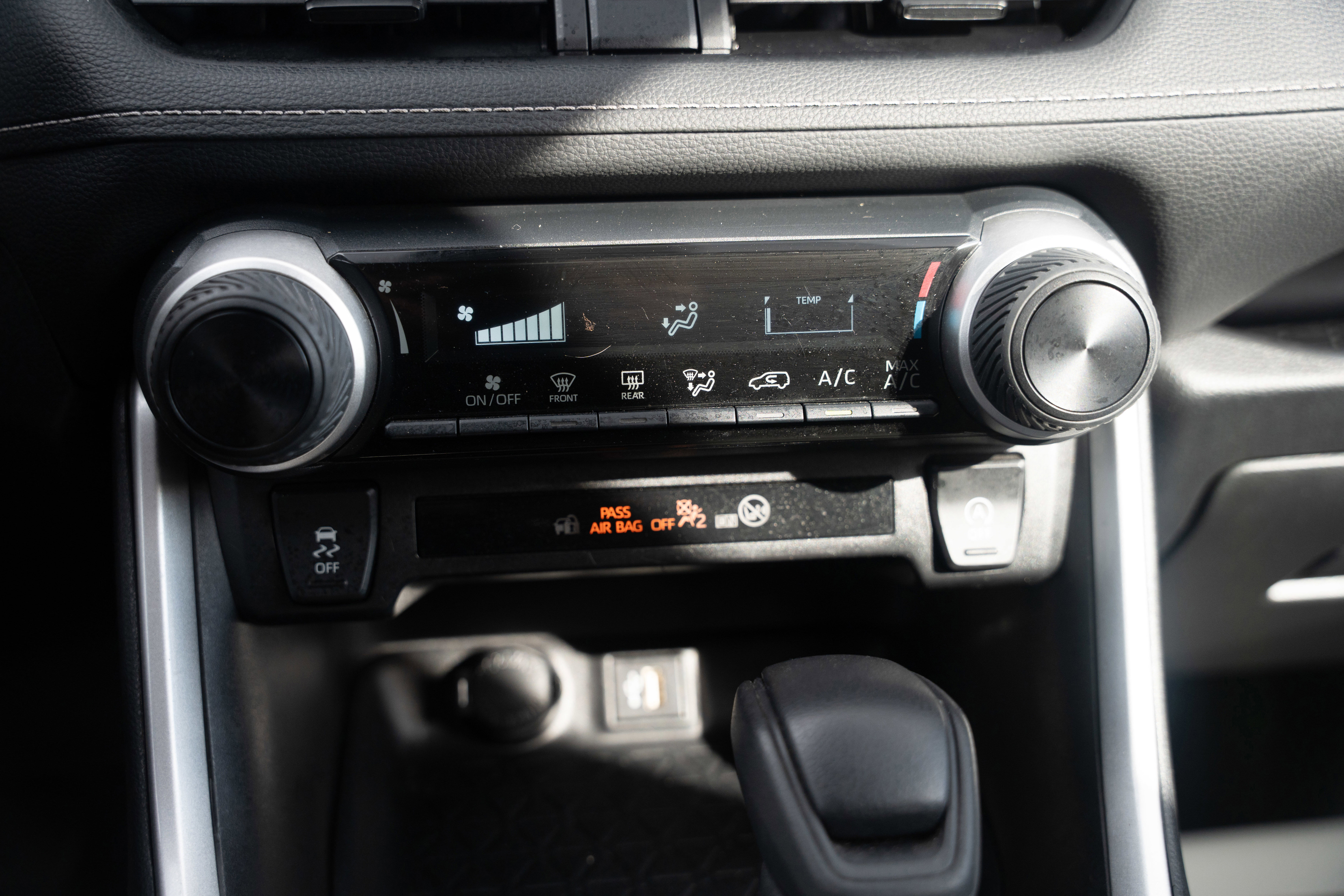 Used 2024 Toyota RAV4 LE image 36