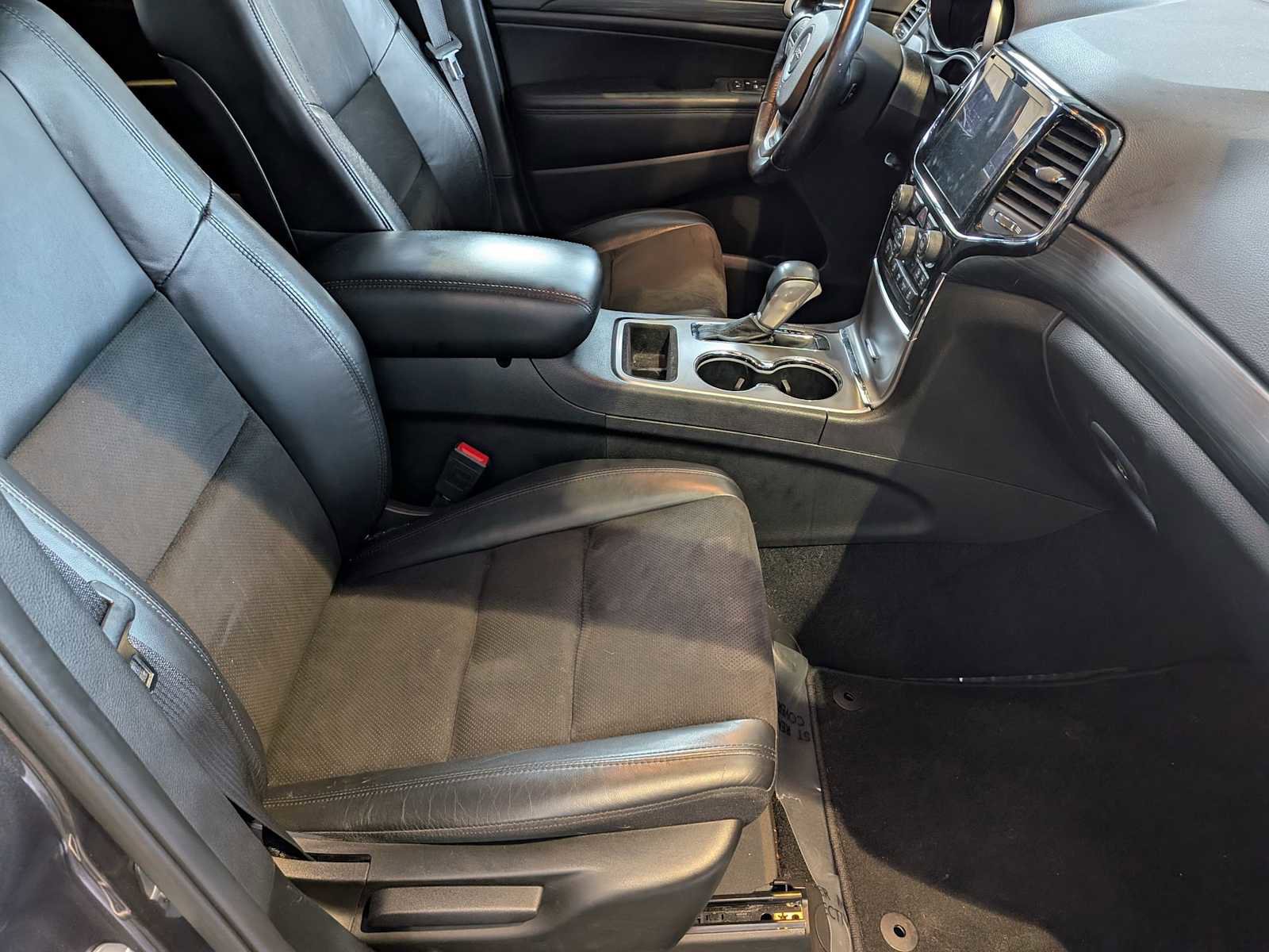 Used 2021 Jeep Grand Cherokee Laredo X image 22