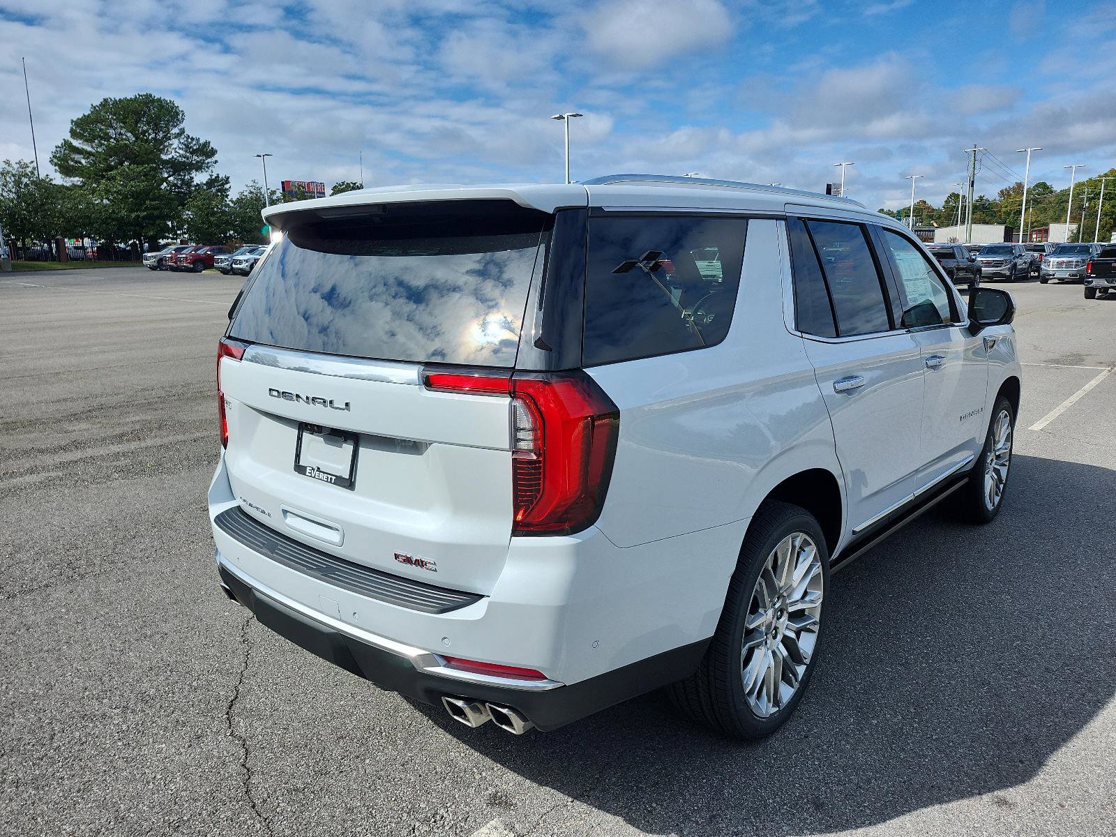 New 2026 GMC Yukon Denali image 3