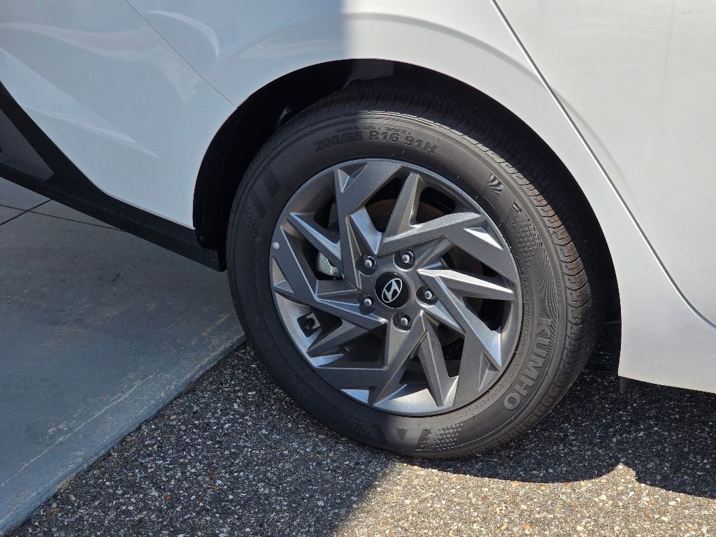 New 2025 Hyundai Elantra Blue image 28