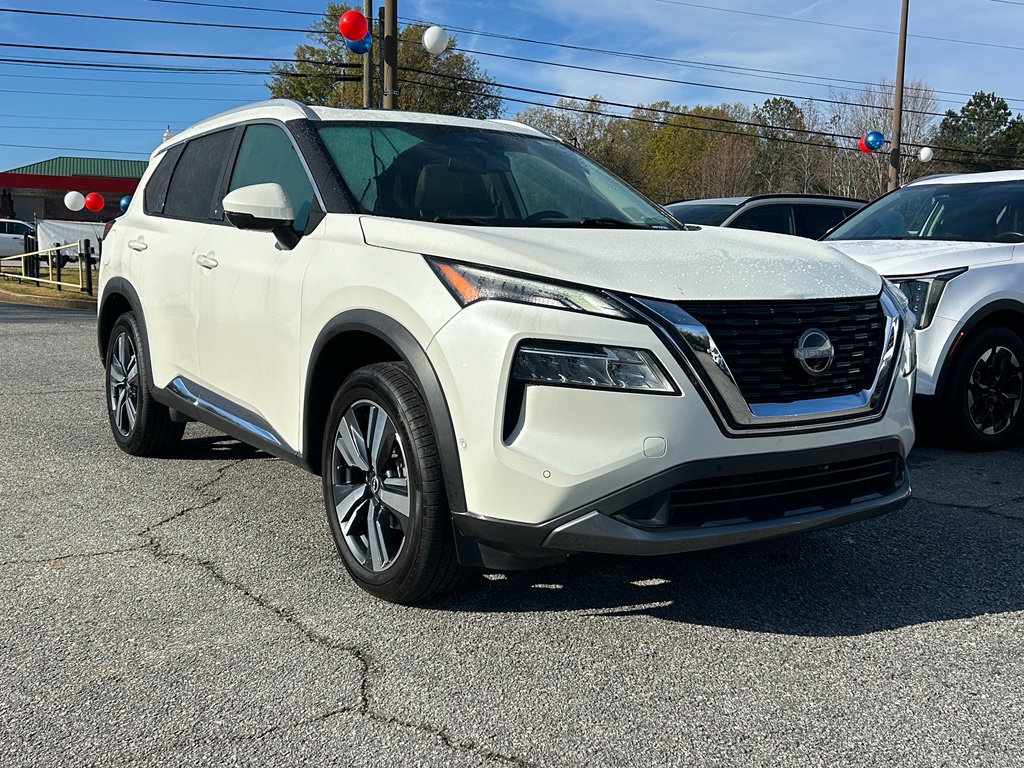 Used 2023 Nissan Rogue SL w/ SL Premium Package image 3
