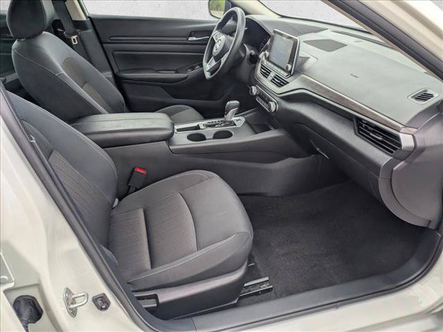 Used 2025 Nissan Altima 2.5 SV FWD image 18