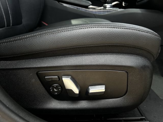 Used 2019 BMW 540i w/ M Sport Package RWD image 33