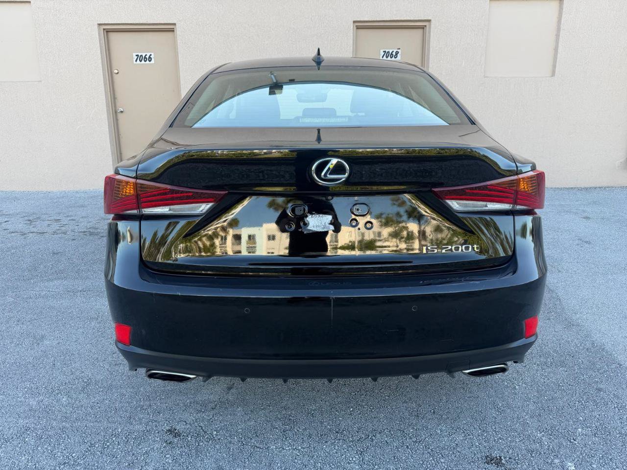 Used 2017 Lexus IS 200t w/ Premium Package RWD image 6