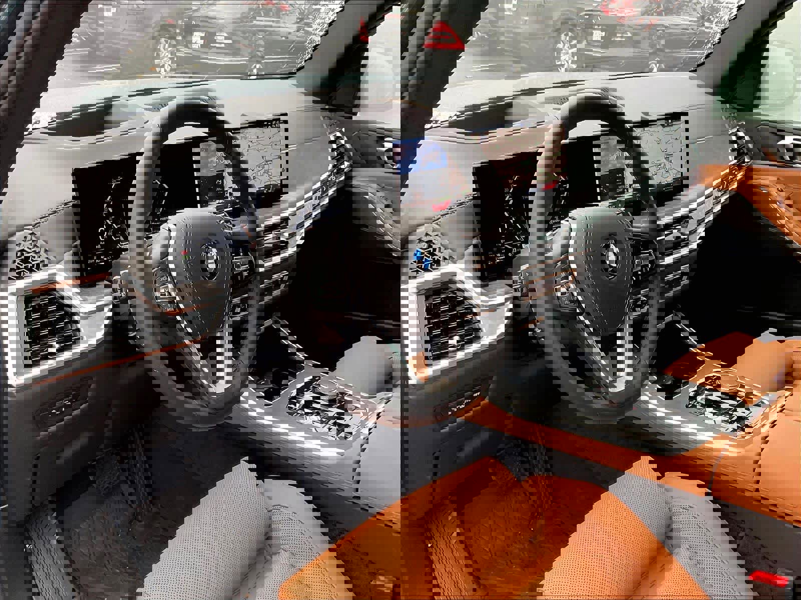 Used 2025 BMW X5 xDrive40i w/ Parking Assistance Package image 13