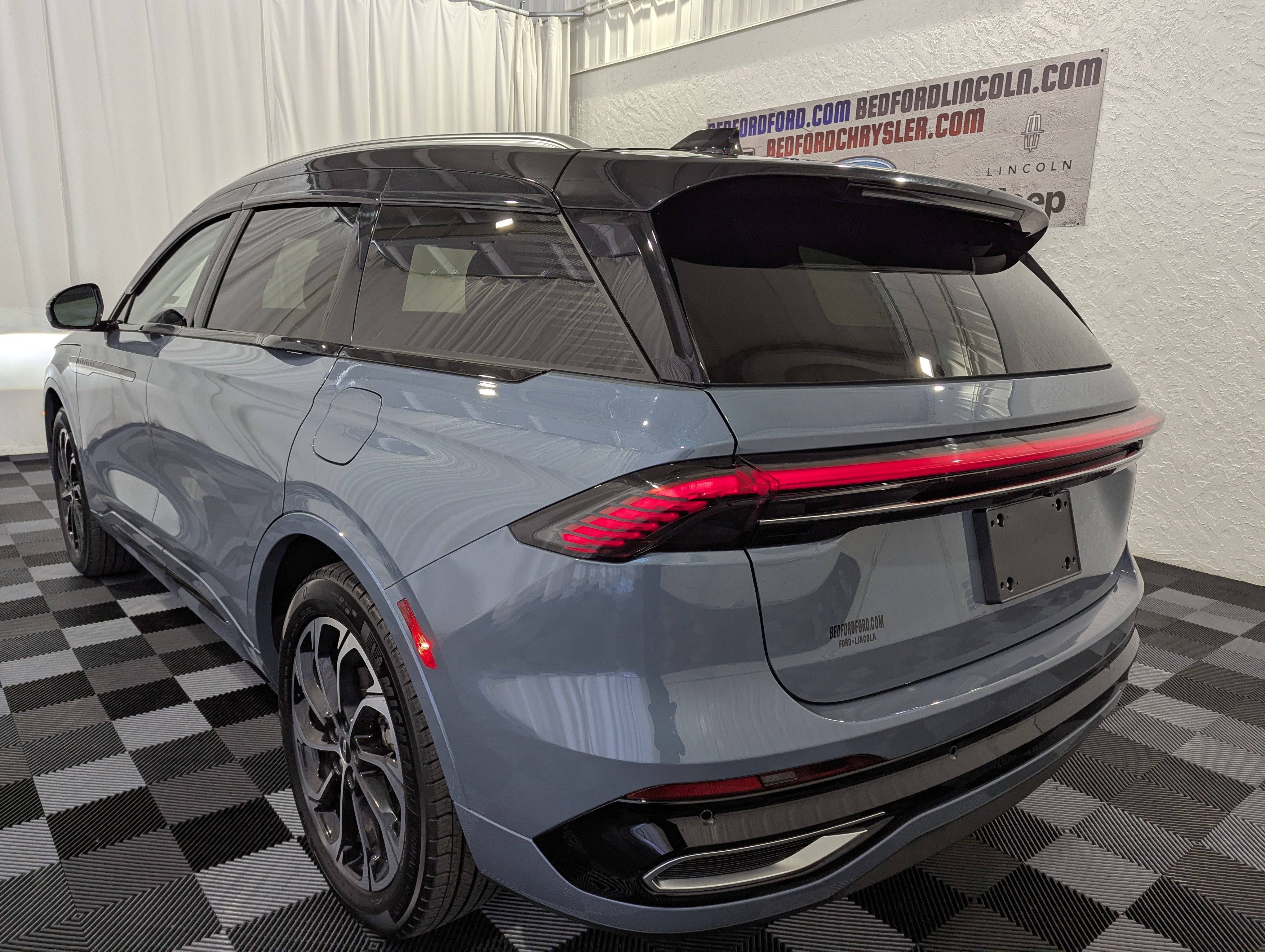 Used 2025 Lincoln Nautilus Reserve AWD/4WD image 8