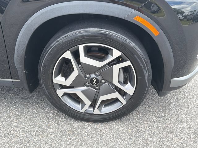 Used 2023 Hyundai Palisade Limited w/ Winter Package FWD image 12
