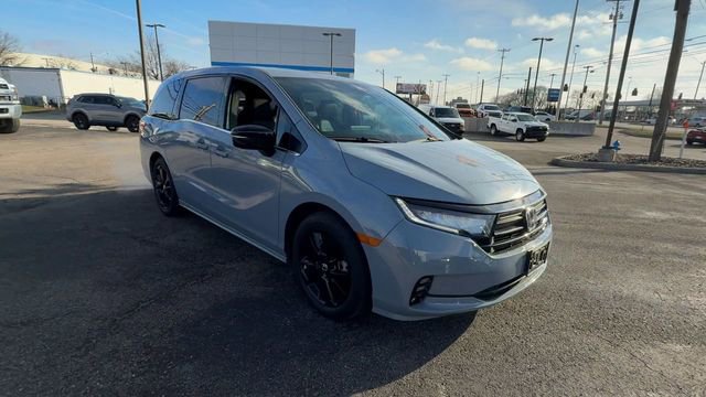 Used 2023 Honda Odyssey Sport image 2