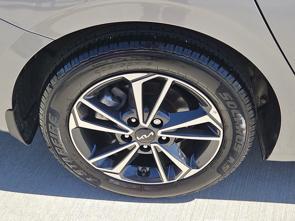 Used 2024 Kia Forte LXS image 10