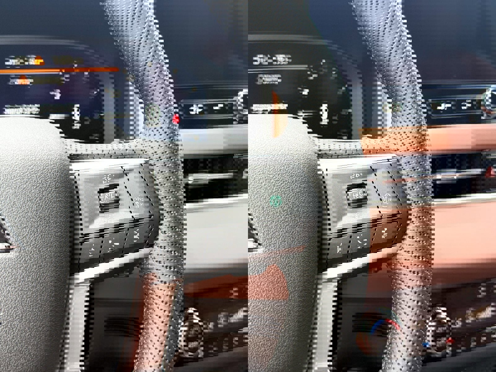New 2025 Mitsubishi Outlander SEL image 43