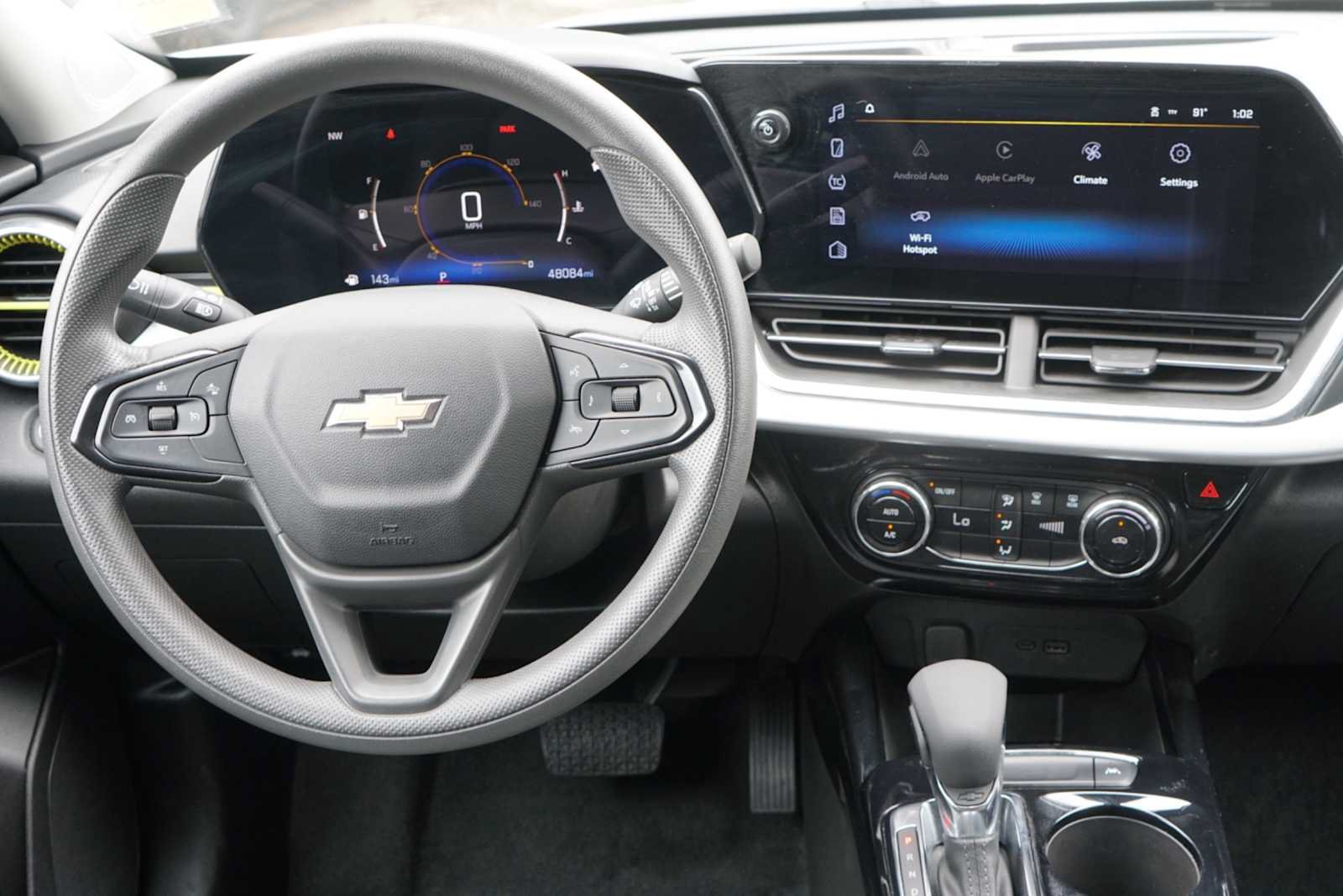 Used 2025 Chevrolet Trax LT FWD image 21