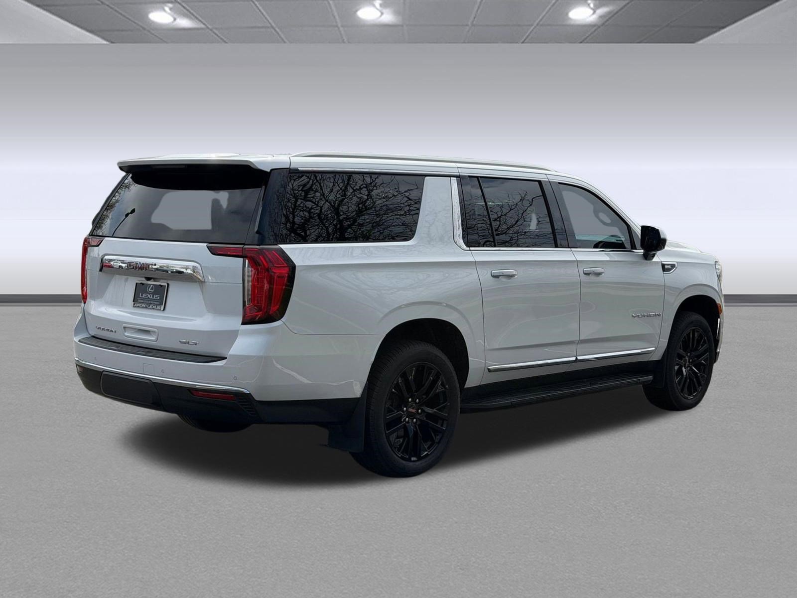 Used 2021 GMC Yukon XL SLT w/ Rear Media and Nav Package image 9