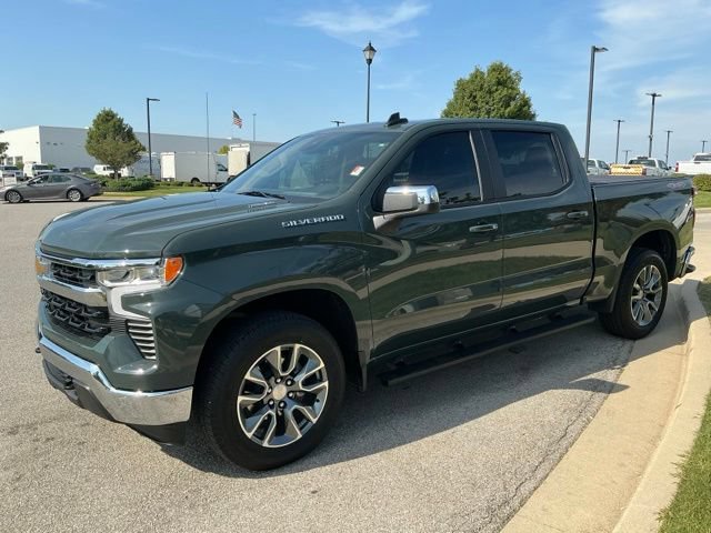 Used 2026 Chevrolet Silverado 1500 LT AWD/4WD image 3
