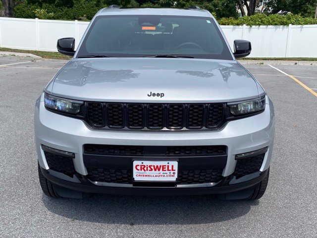 Used 2025 Jeep Grand Cherokee L Limited w/ Black Appearance Package AWD/4WD image 8