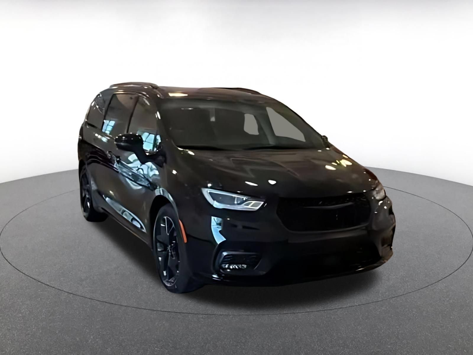 Used 2025 Chrysler Pacifica Limited FWD image 14