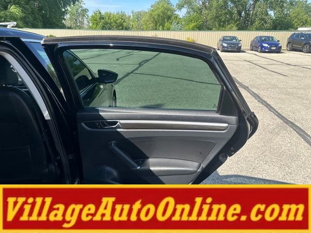 Used 2016 Volkswagen Passat 1.8T SE FWD image 34