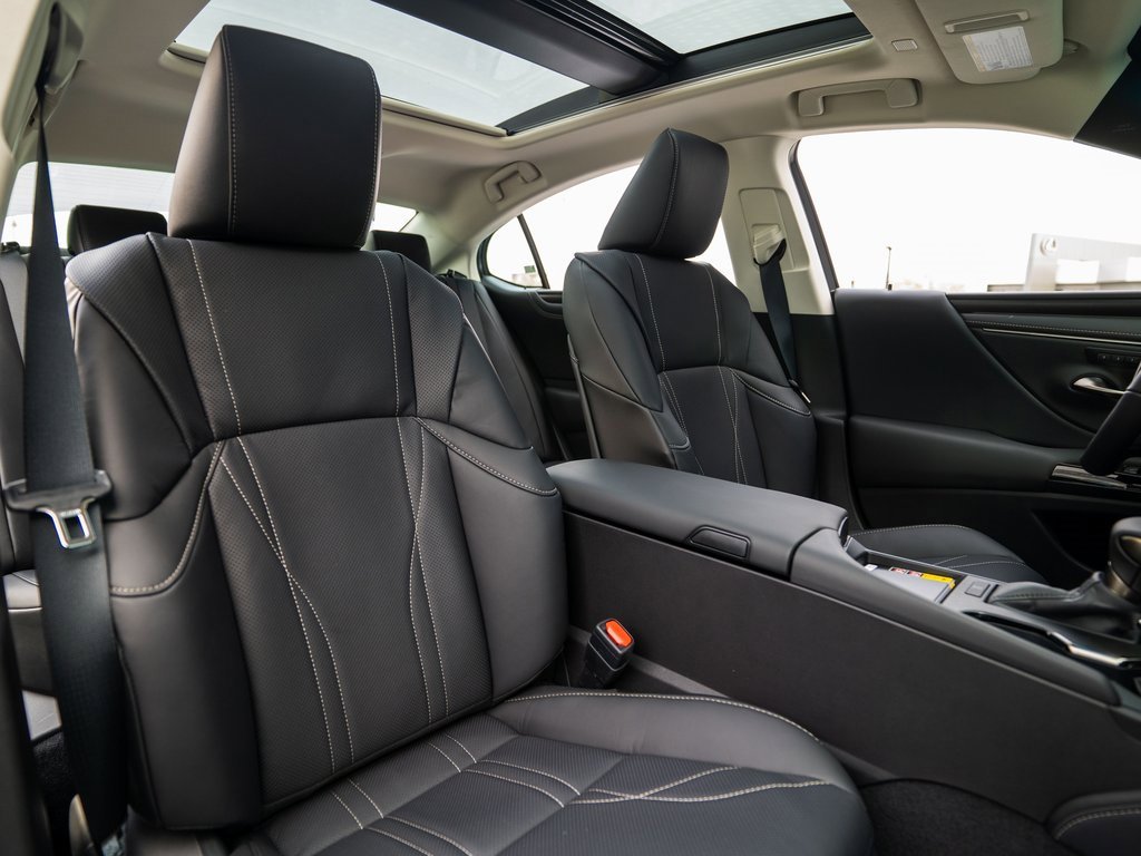 New 2025 Lexus ES 350 Luxury image 12
