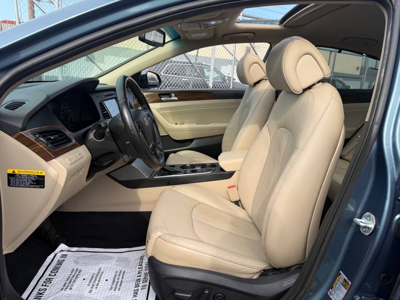Used 2017 Hyundai Sonata Limited w/ Ultimate Package 04 FWD image 9