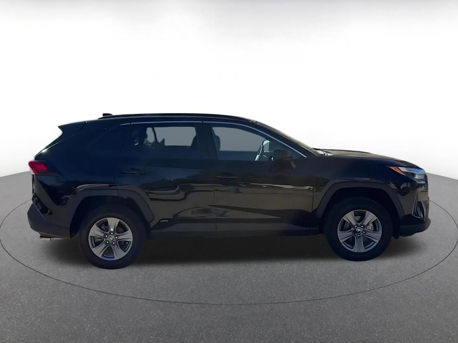 Used 2025 Toyota RAV4 LE image 16