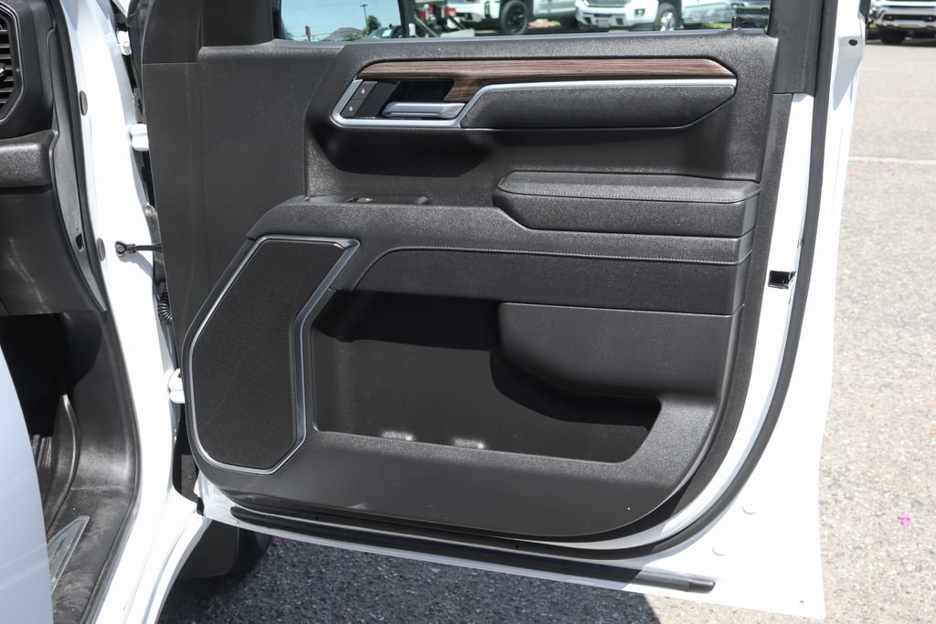 Used 2025 Chevrolet Silverado 1500 LT w/ Leather Package AWD/4WD image 45