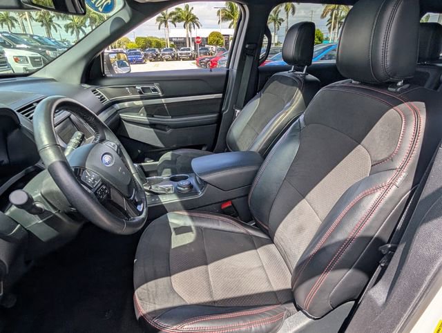 Certified 2019 Ford Explorer XLT w/ Equipment Group 202A AWD/4WD image 5