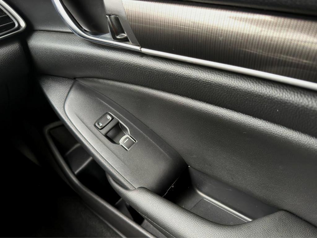 Used 2019 Honda Accord Sport image 14
