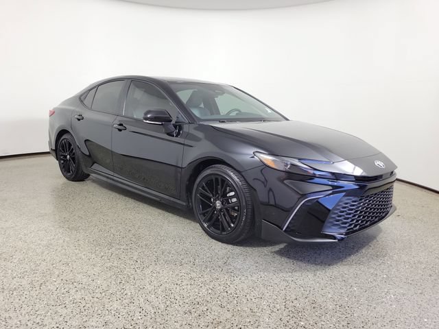 Used 2026 Toyota Camry Hybrid FWD image 4