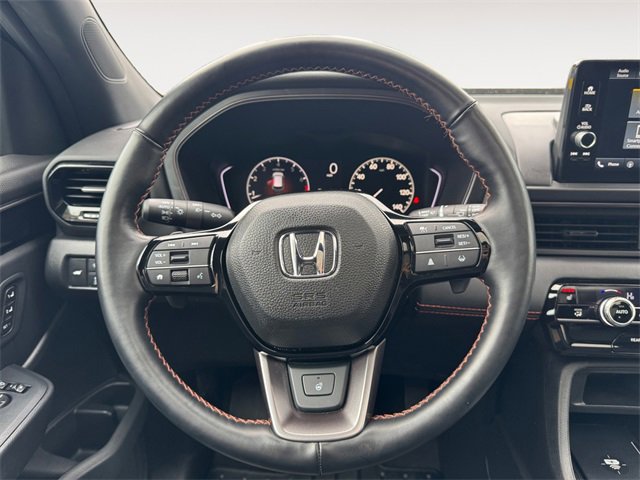 Used 2025 Honda Pilot TrailSport image 12