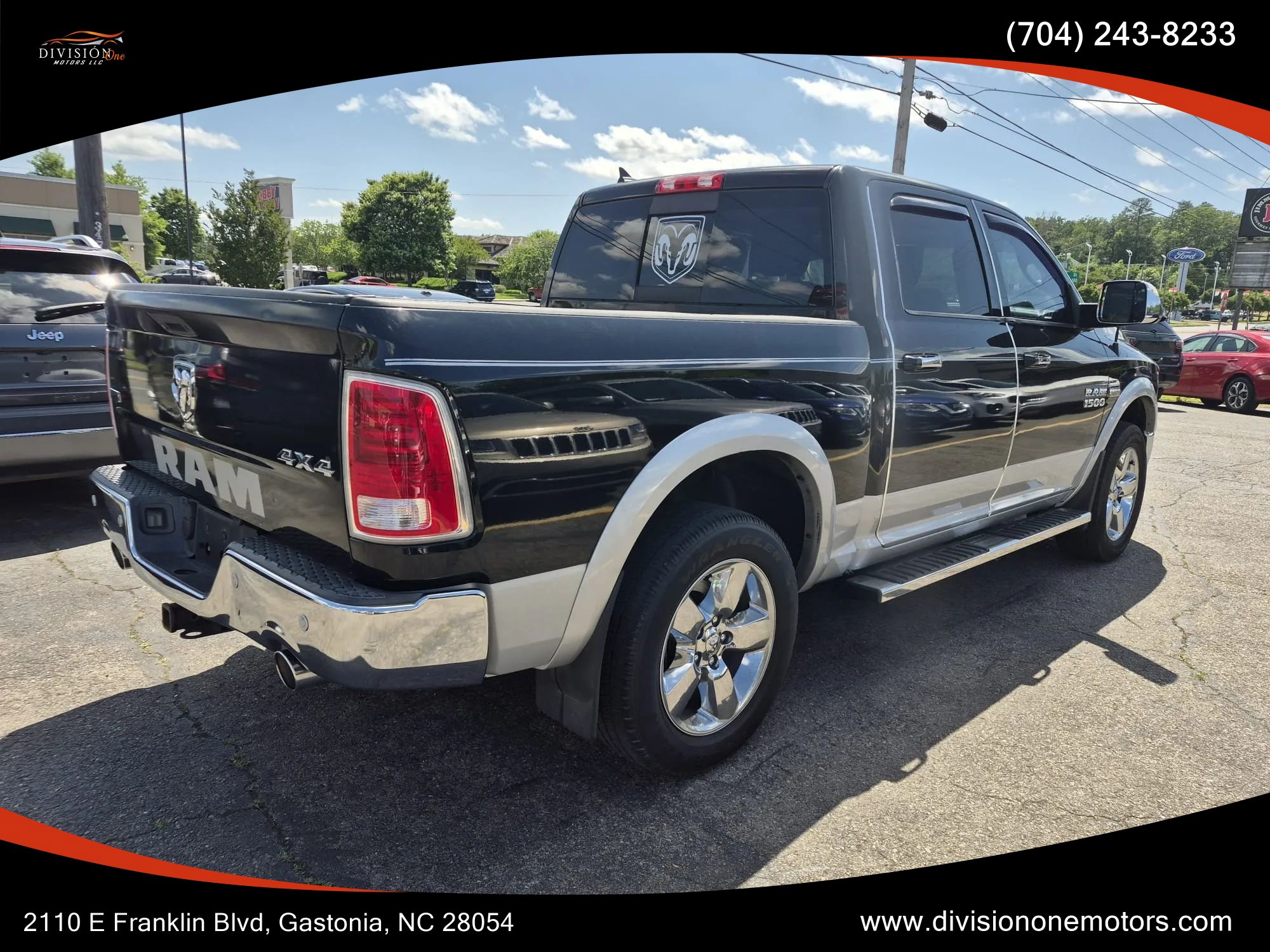 Used 2014 RAM 1500 Laramie w/ Convenience Group AWD/4WD image 3
